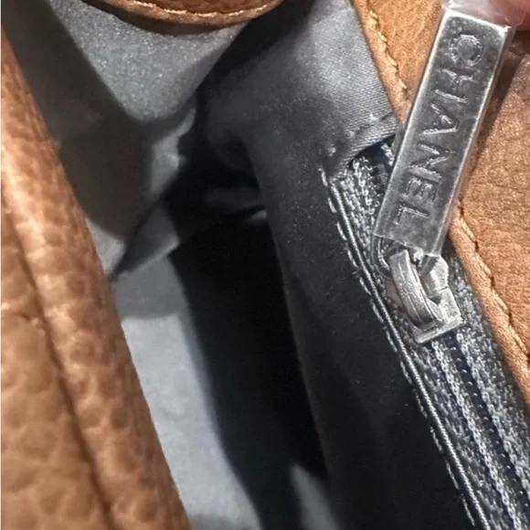 Quilted Leather Chanel Purse — Mint condition - Picture 6 of 8